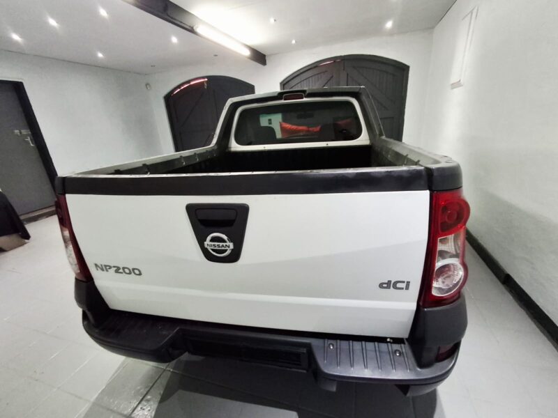 2021 Nissan NP200 1.5 DCi A/C Safety Pack